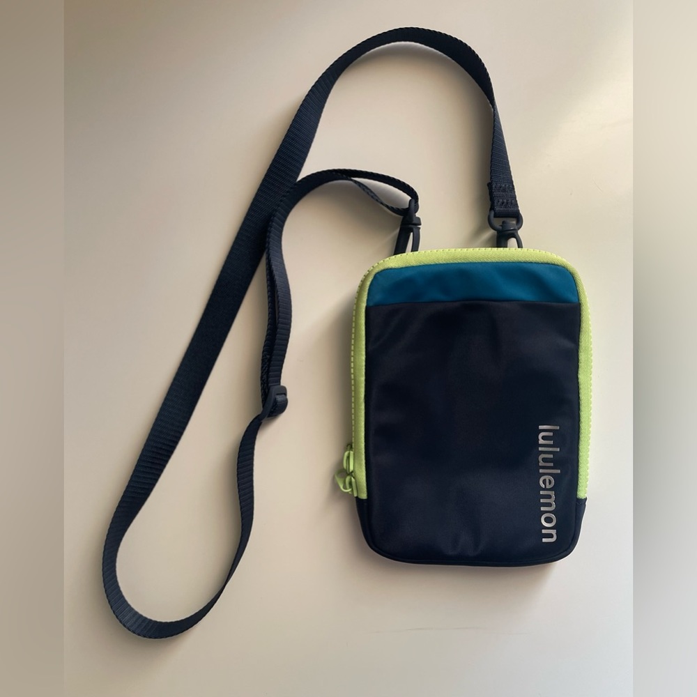 Easy Access Crossbody Bag 1.5L